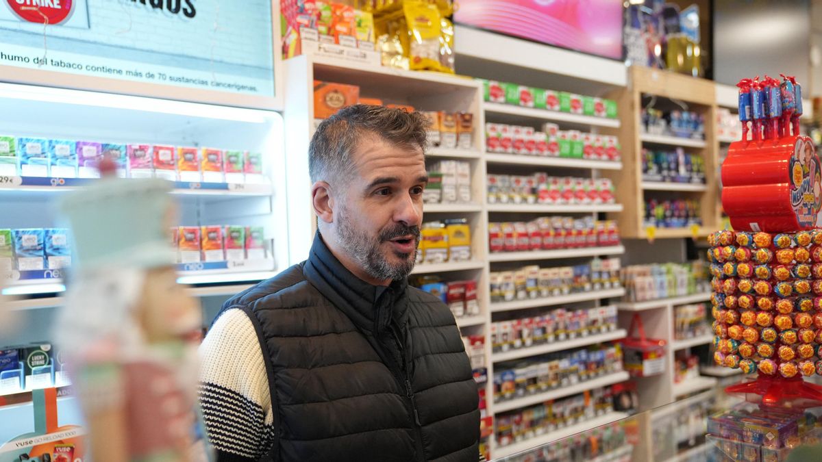 Dos décimos del tercer premio vendidos en la administración de loterías de Medina Azahara
