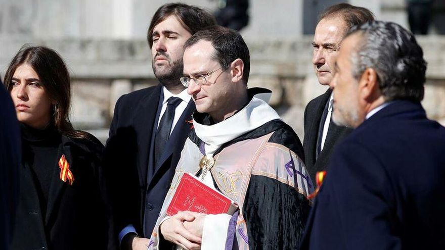 Los monjes del Valle de los Caídos ofrecen otra misa de recuerdo del golpe franquista a la espera de su desalojo