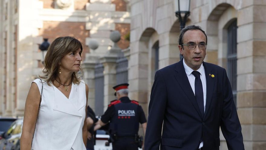 El presidente del Parlament, Josep Rull, llega al pleno de investidura de Salvador Illa.