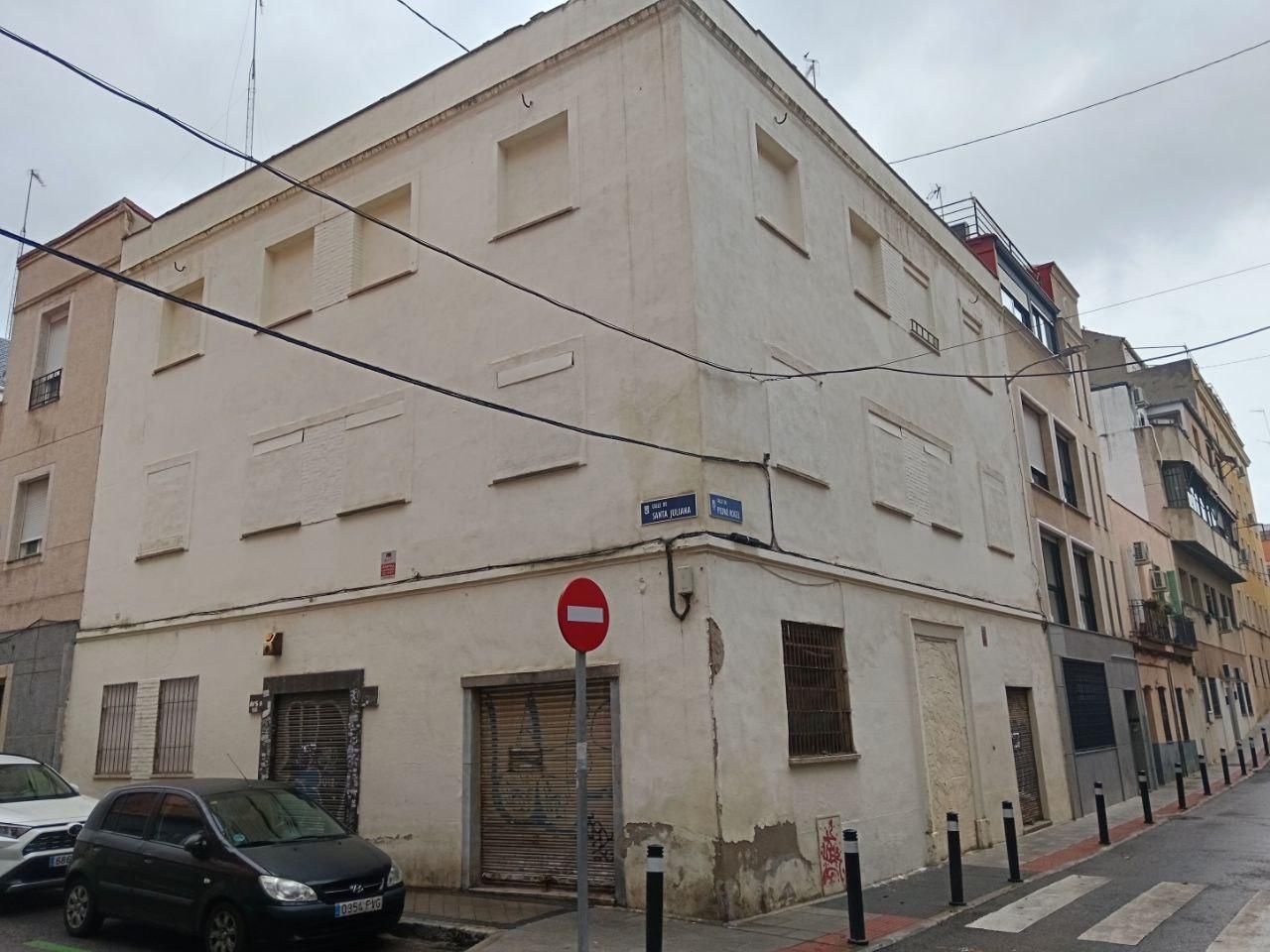 El edificio abandonado donde estaban los estudios de grabación