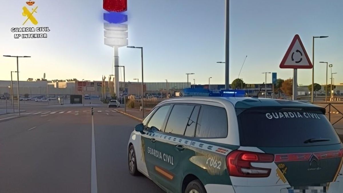 Detienen en una villa de León a dos mujeres por robar 500 euros en ropa en el centro comercial Río Shopping de Valladolid