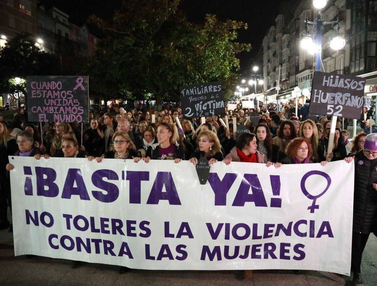 Manifestación contra la violencia de género en Santander.