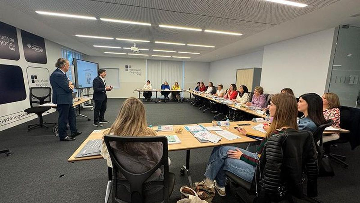 Liderazgo femenino en Albacete: empresarias, directivas y profesionales se forman con el Programa ELLA
