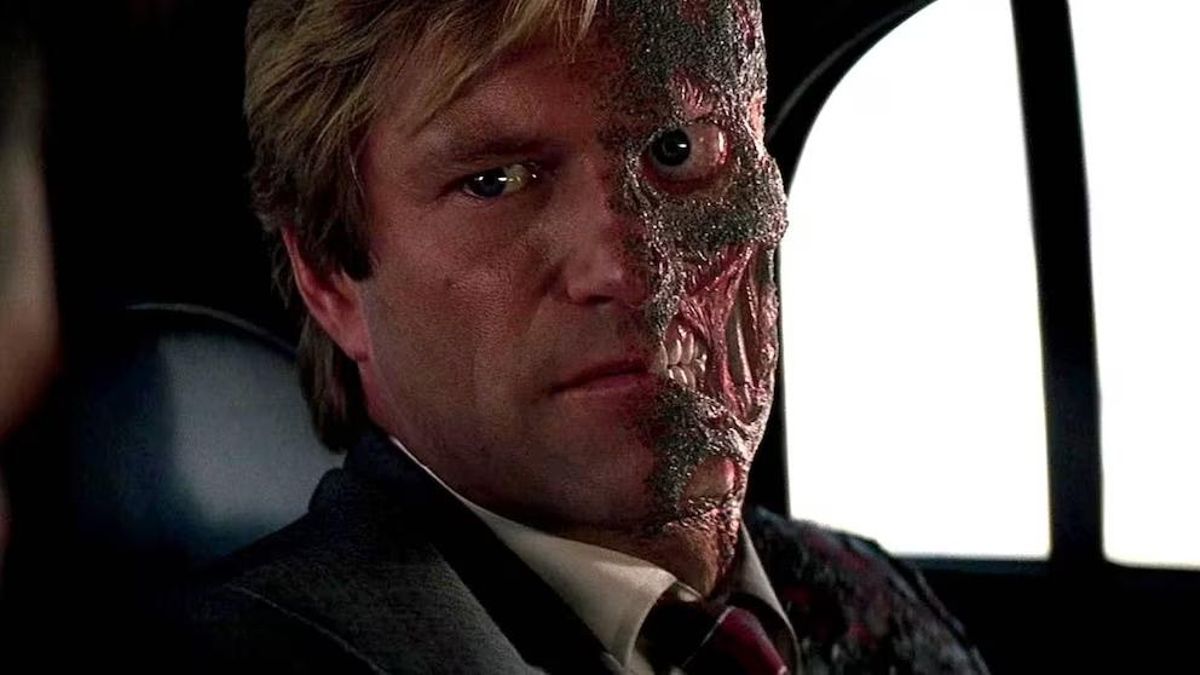 Hoy todos la recuerdan, pero la frase más famosa de 'El Caballero Oscuro' no fue escrita por Christopher Nolan