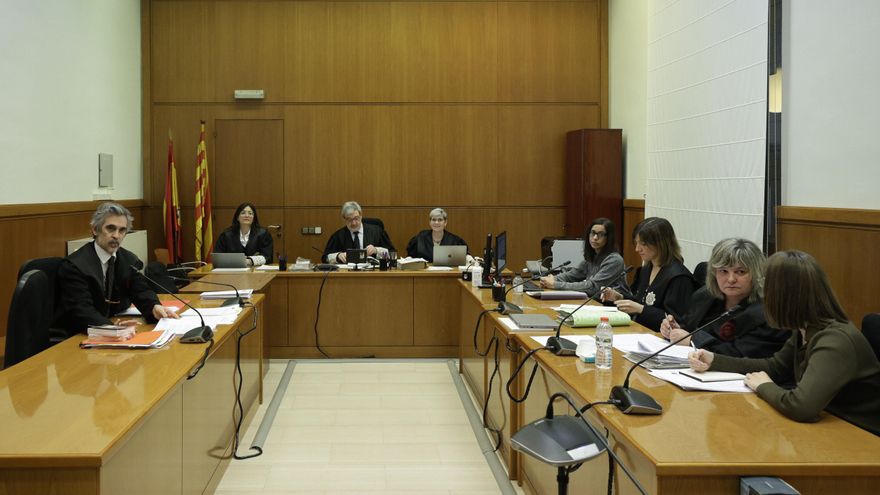 Dani Alves cuestiona a la víctima y la Fiscalía pide que siga en prisión por "grave" riesgo de fuga