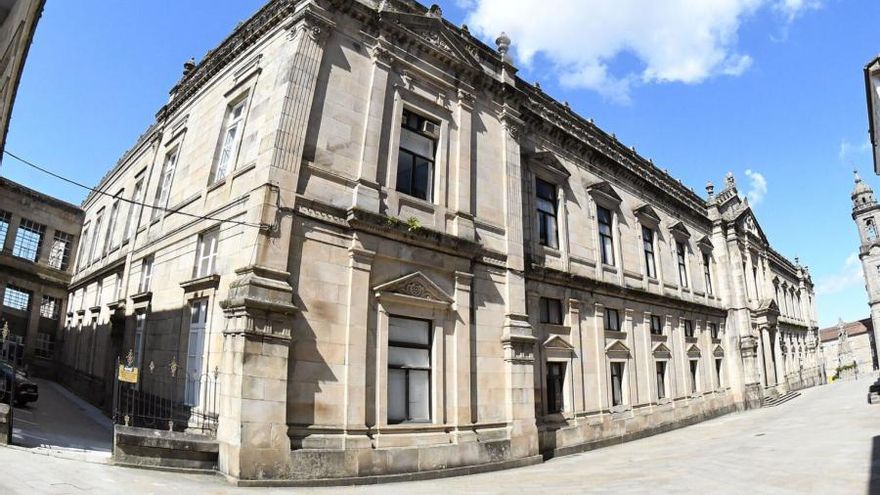 La batalla por Medicina: A Coruña y Vigo quieren su propia facultad, Santiago se resiste y la privada espera su momento