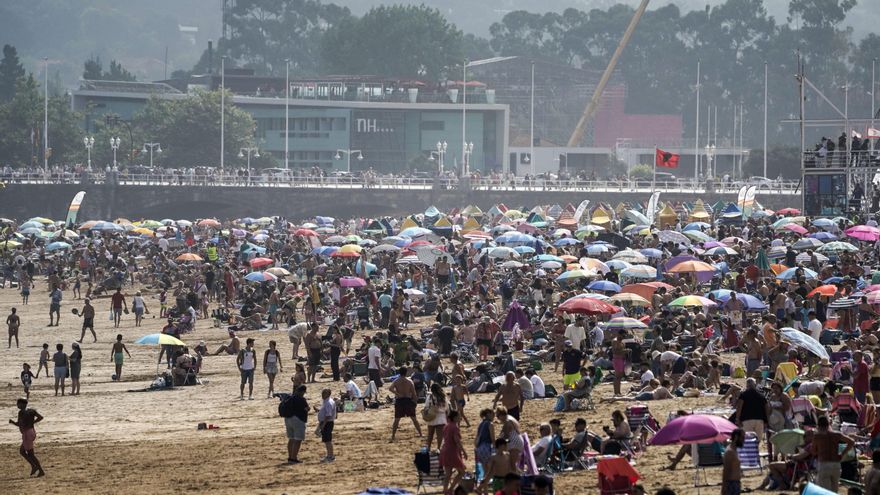 El calor, hasta 40 grados, viento o lluvias activan la alerta en siete comunidades
