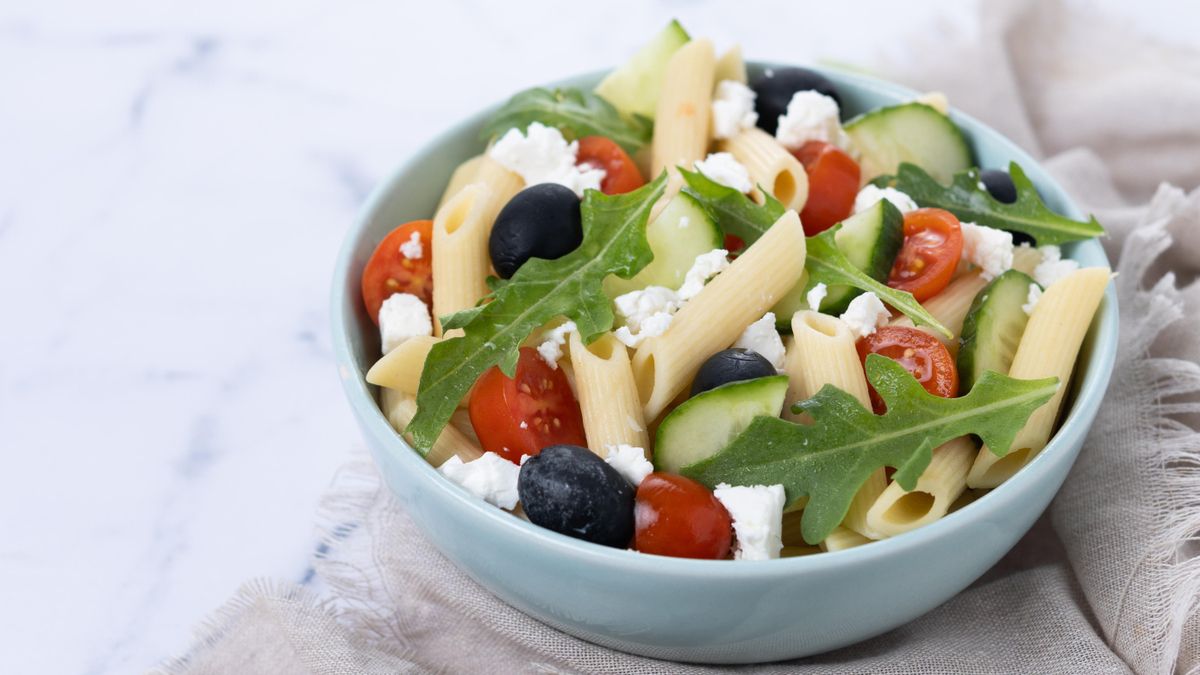 Ensalada griega con pasta