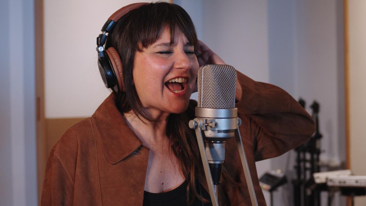 Amaral lanza un grito contra la melancolía en 'No quiero más canciones tristes'