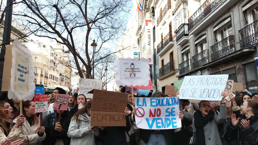 Estudiantes de Formación Profesional sanitaria se movilizan para pedir a Ayuso plazas para sus prácticas obligatorias