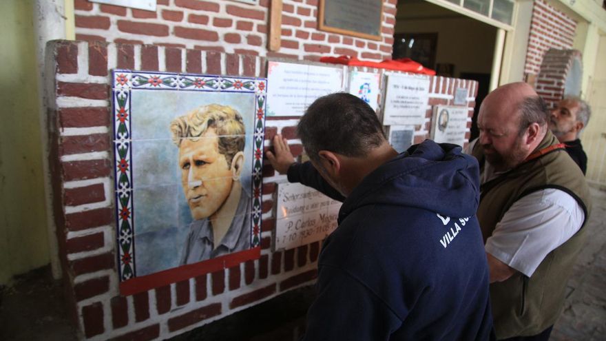 A 50 años de su asesinato, el nombre de Carlos Mugica resurge como símbolo de una Iglesia más comprometida