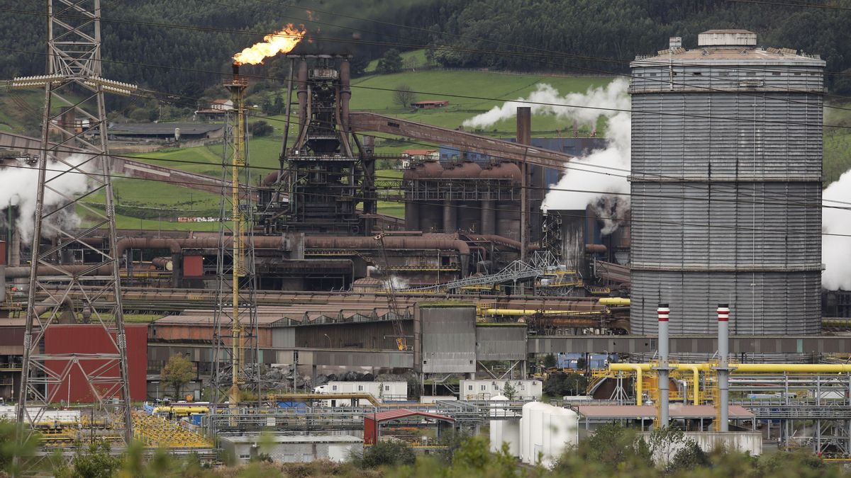 ArcelorMittal propone una salida de los trabajadores nacidos en 1963 en tres fases