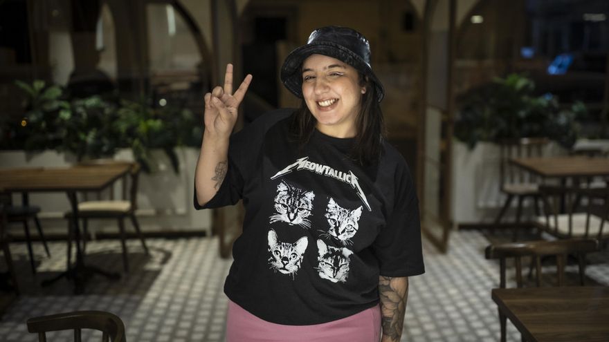 La rapera marroquí en una cafetería de Casablanca.