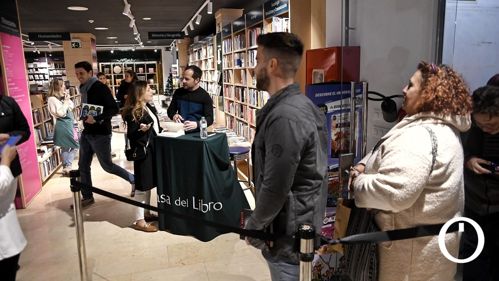 Firma de libros de Ángel Martín en Córdoba