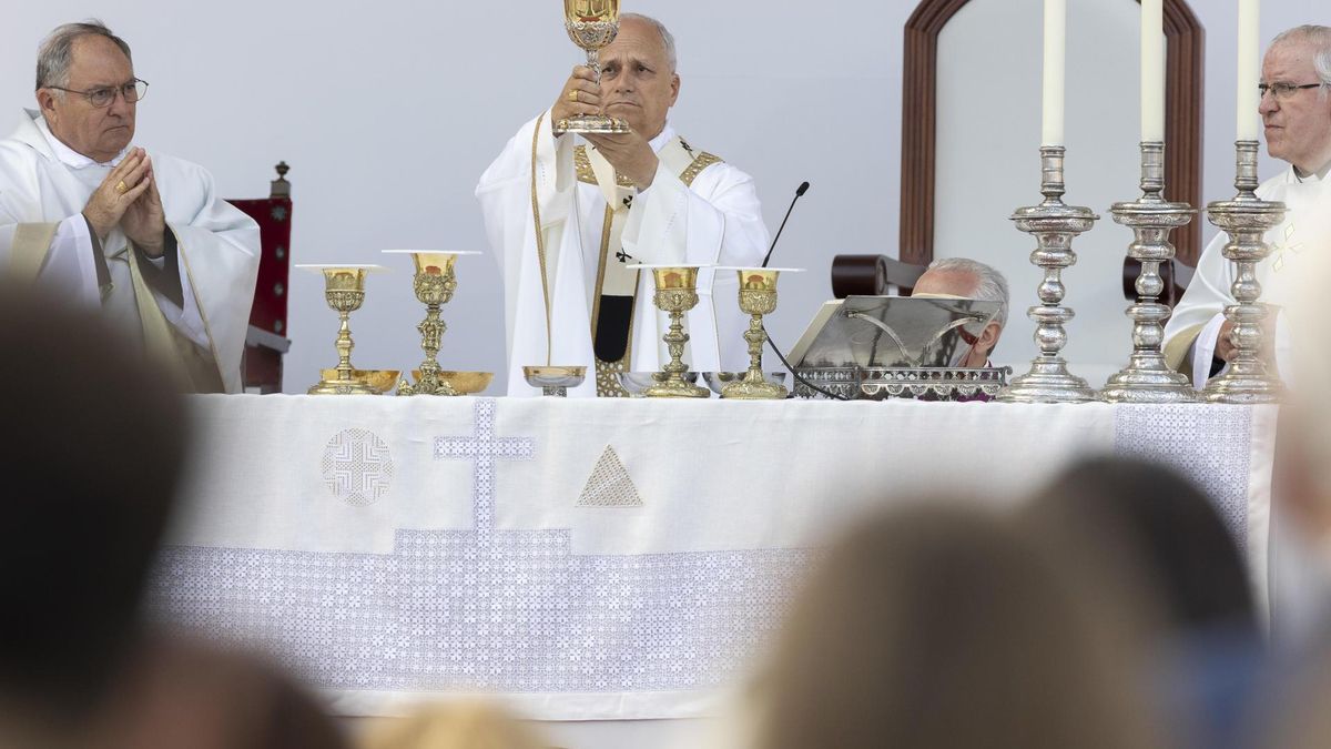 Pues yo creo que el Papa os daba una hostia