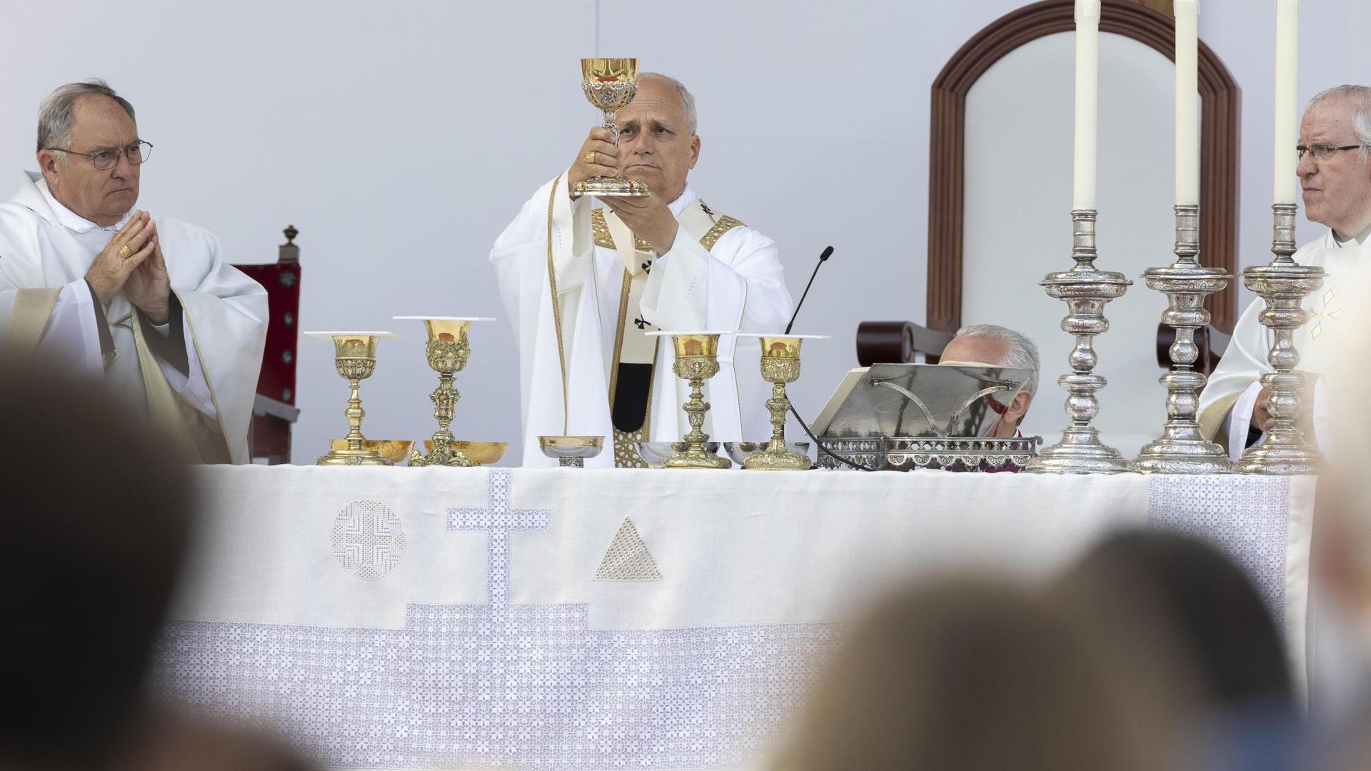 El Papa en la misa multitudinaria en el Estadio de Gran Canaria.