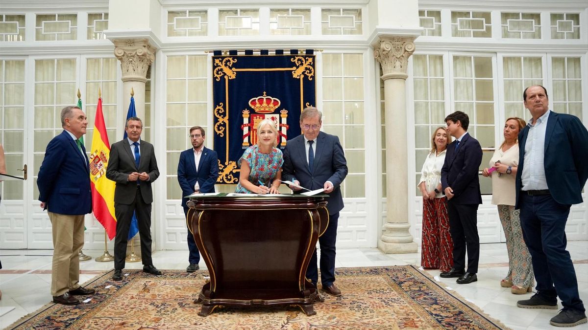 Representantes de las cuatro administraciones, en la firma del protocolo para Monumento el pasado mes de junio.