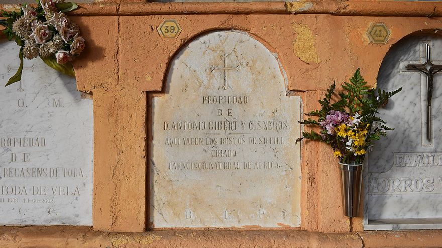 Esclavos, sus dueños, un 'negrero' y muchos indianos: lo que este cementerio desvela sobre nuestro pasado colonial