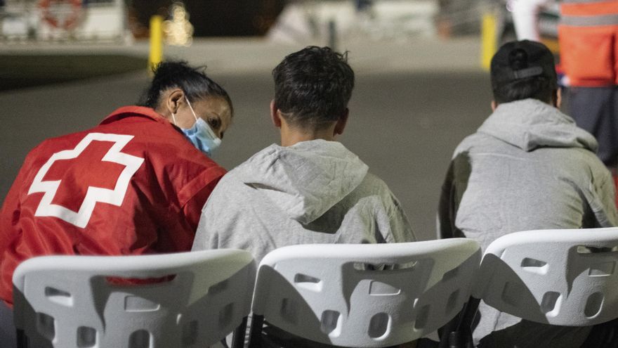 Los obispos de Canarias llaman a la solidaridad en la acogida de menores migrantes