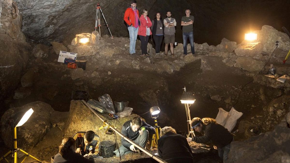 Finaliza la tercera campaña de excavaciones arqueológicas en la Cueva de El Pendo