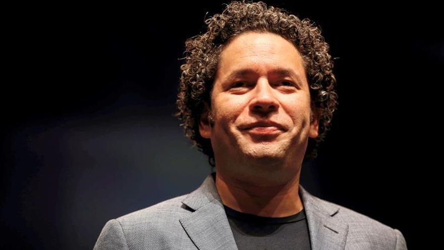 Dudamel mira al futuro en el 100 aniversario de la Filarmónica de Los Ángeles