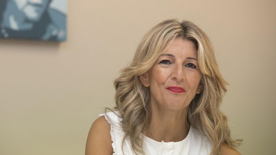 La vicepresidenta segunda del Gobierno y ministra de Trabajo y Economía Social, Yolanda Díaz, durante su visita a la Academia de la Llingua Asturiana, a 7 de octubre de 2022, en Oviedo, Asturias (España).