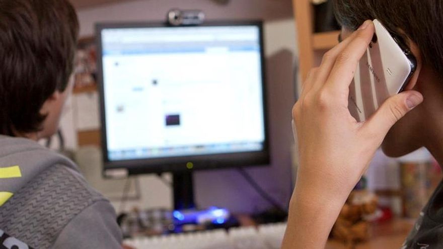 ANAR atendió casi 44.000 llamadas en un año por acoso con nuevas tecnologías