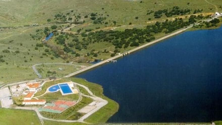 El embalse de Guadiloba roza el 60 por ciento de su capacidad y se detiene el bombeo desde el Almonte