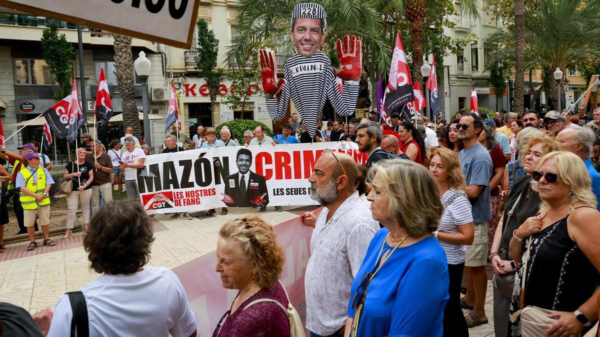 La protesta de las víctimas de la dana llega al 'territorio' de Mazón en vísperas del segundo aniversario: "No se ha hecho justicia aún"