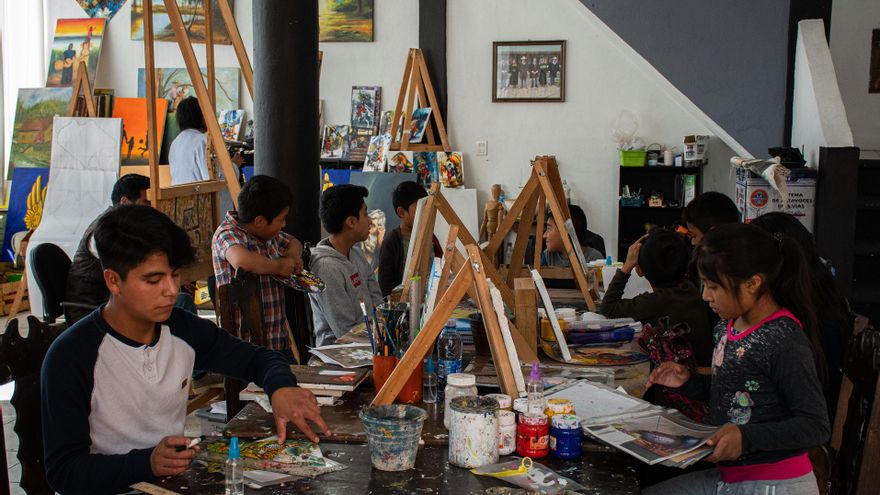 El arte rescata a indígenas de la violencia y migración en el sur de México