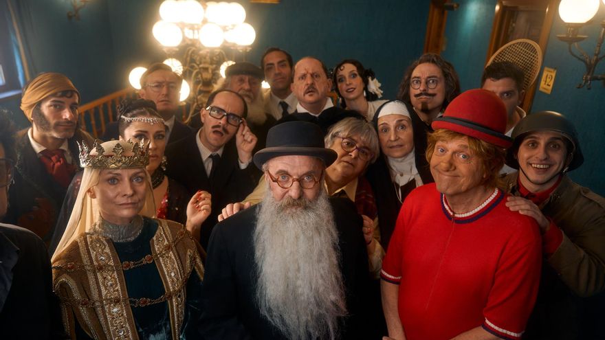 El anuncio de Campofrío para la Navidad 2024 reúne a Quevedo, Fofó, Gloria Fuertes o Gila para recordarnos quiénes somos