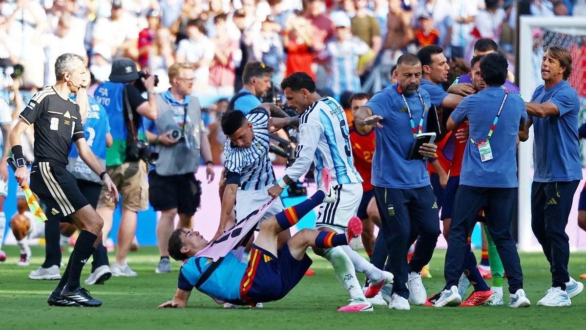 El final del choque con España en el Mundial 2026, el eje de las sanciones contra futbolistas argentinos.