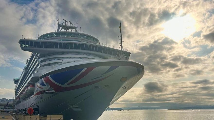 5.200 pasajeros británicos de dos cruceros desembarcan en Santander