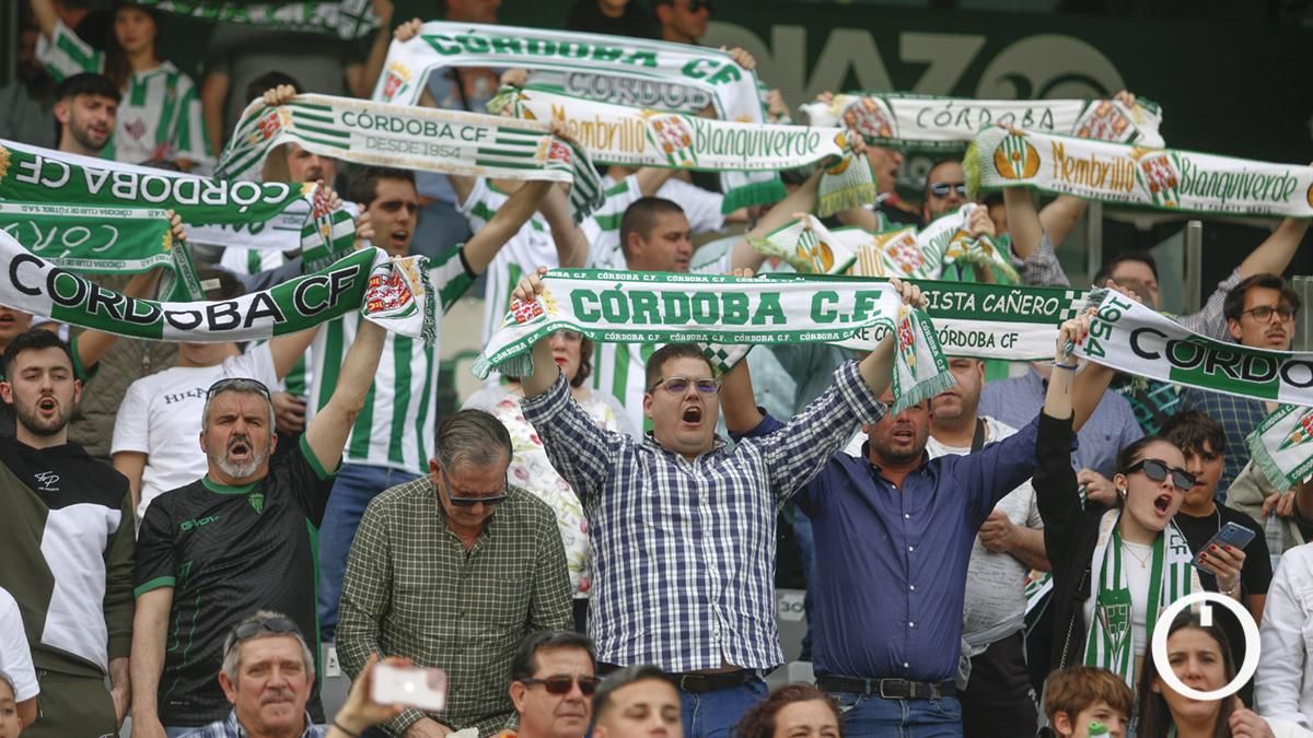 Grada Blanquiverde del Córdoba CF - San Fernando CD