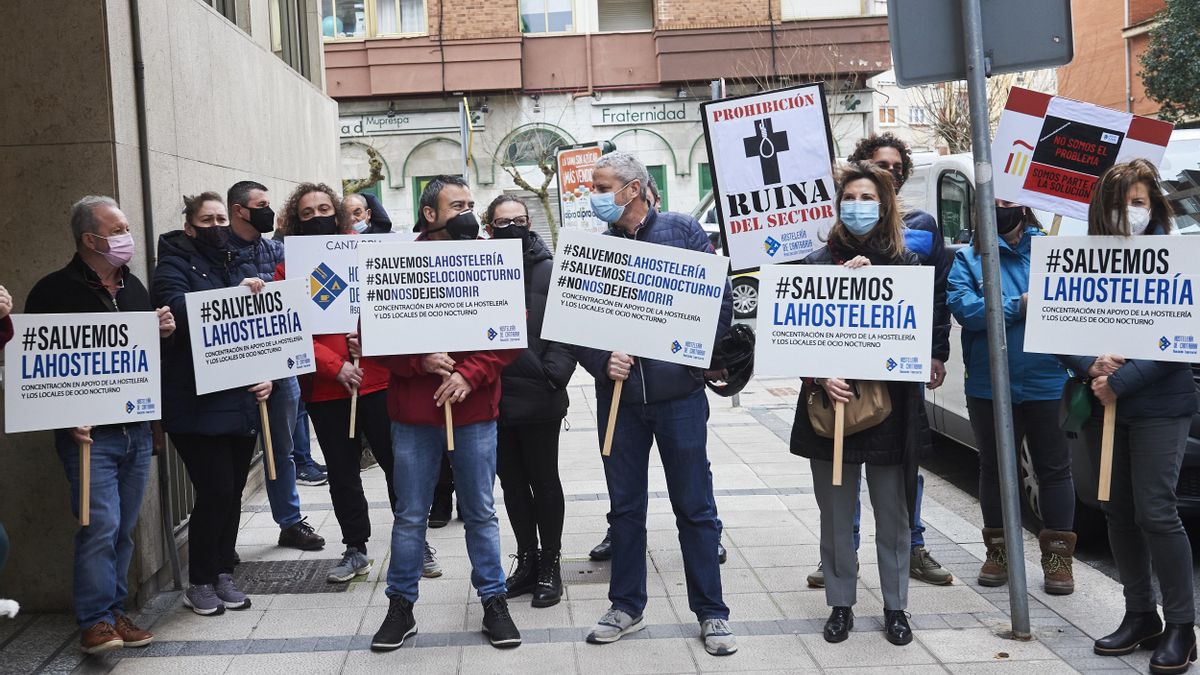 Protesta de hosteleros cántabros contra las restricciones por la COVID. Archivo.