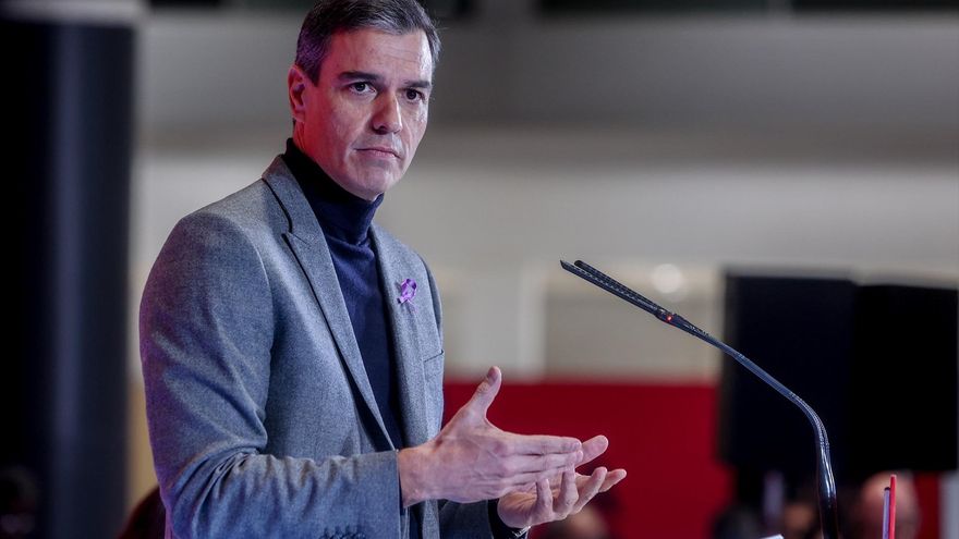 El presidente del Gobierno, Pedro Sánchez, interviene durante un acto organizado por el PSOE con motivo del Día Internacional de la Eliminación de la Violencia contra la Mujer, en la Feria de Madrid, Ifema.