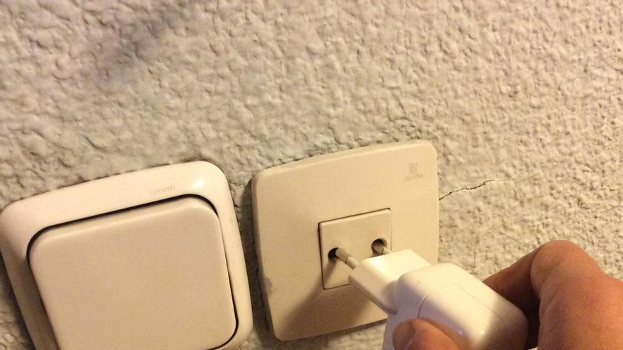 OCU exige al Gobierno completar la propuesta de la CNMC para rebajar la factura eléctrica