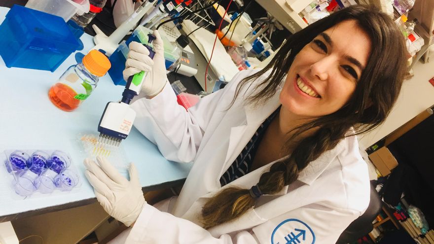 La científica Direna Alonso, en la imagen que ilustró el reportaje