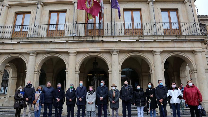 Concentración silenciosa en favor de Ucrania en León// ICAL