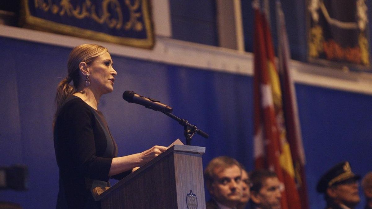 Cifuentes pide informes para detectar qué falló junto al Calderón y se pregunta qué sabía la Policía en Coruña