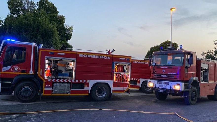 Evacuadas tres personas al hospital tras un incendio en Montilla
