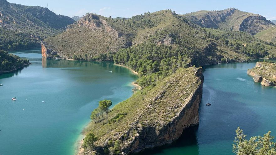 Embalse de Bolarque, una de las vistas desde la Urbanización Nueva Sierra de Madrid