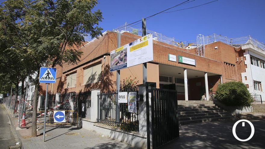 Ustea avanza que el curso comenzará en Córdoba con 187 docentes menos y ratios superadas