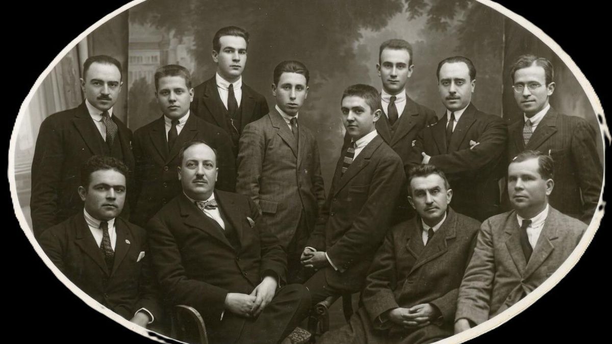 Profesorado de la Escuela Normal de Maestros de Albacete, con Franklin Albricias, arriba a la derecha