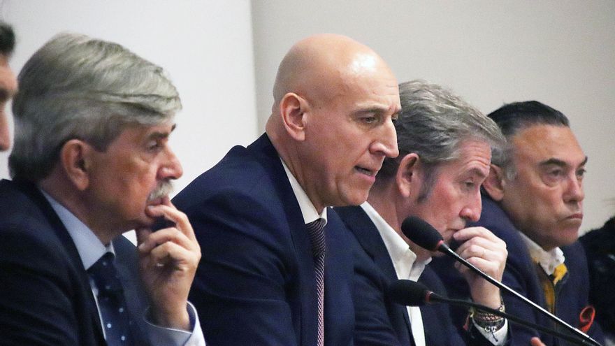 El alcalde de León justifica el viaje a Qatar pagado por una fundación a cambio de obtener nuevas inversiones