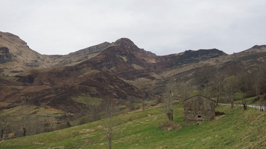 Cantabria arde en invierno: "Hay alarma por los incendios, pero el mayor problema vendrá cuando aquí no quede nadie"
