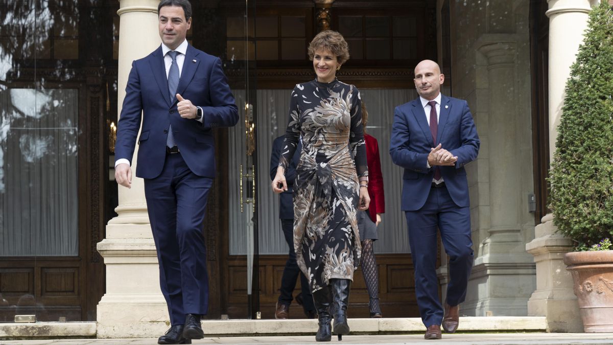 Chivite y Pradales rechazan el intento de UPN de sacar de la Constitución la vía de entrada de Navarra a la comunidad vasca