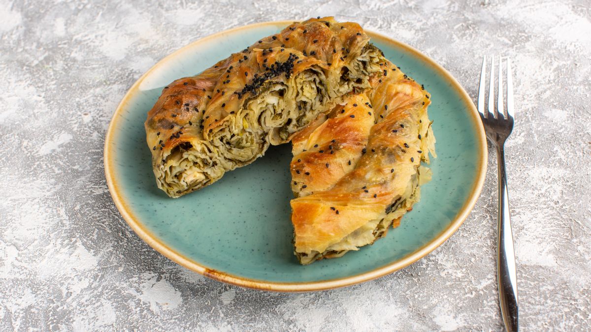 Börek o bureka: cómo preparar el pastel turco relleno de espinacas y queso feta