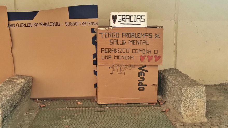 El Ayuntamiento de Madrid plantea endurecer normas contra los mendigos o las acampadas en una consulta ciudadana