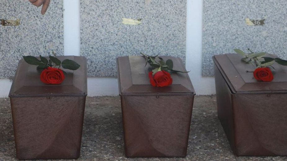 Entierro de restos de represaliados en el cementerio de Hinojosa del Duque